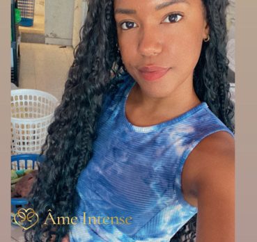 Cataleya lassiette, 25 years old, Port Louis, Mauritius